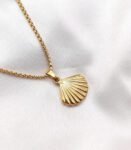 Clam box chain necklace