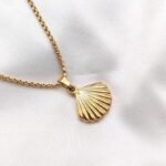 Clam box chain necklace