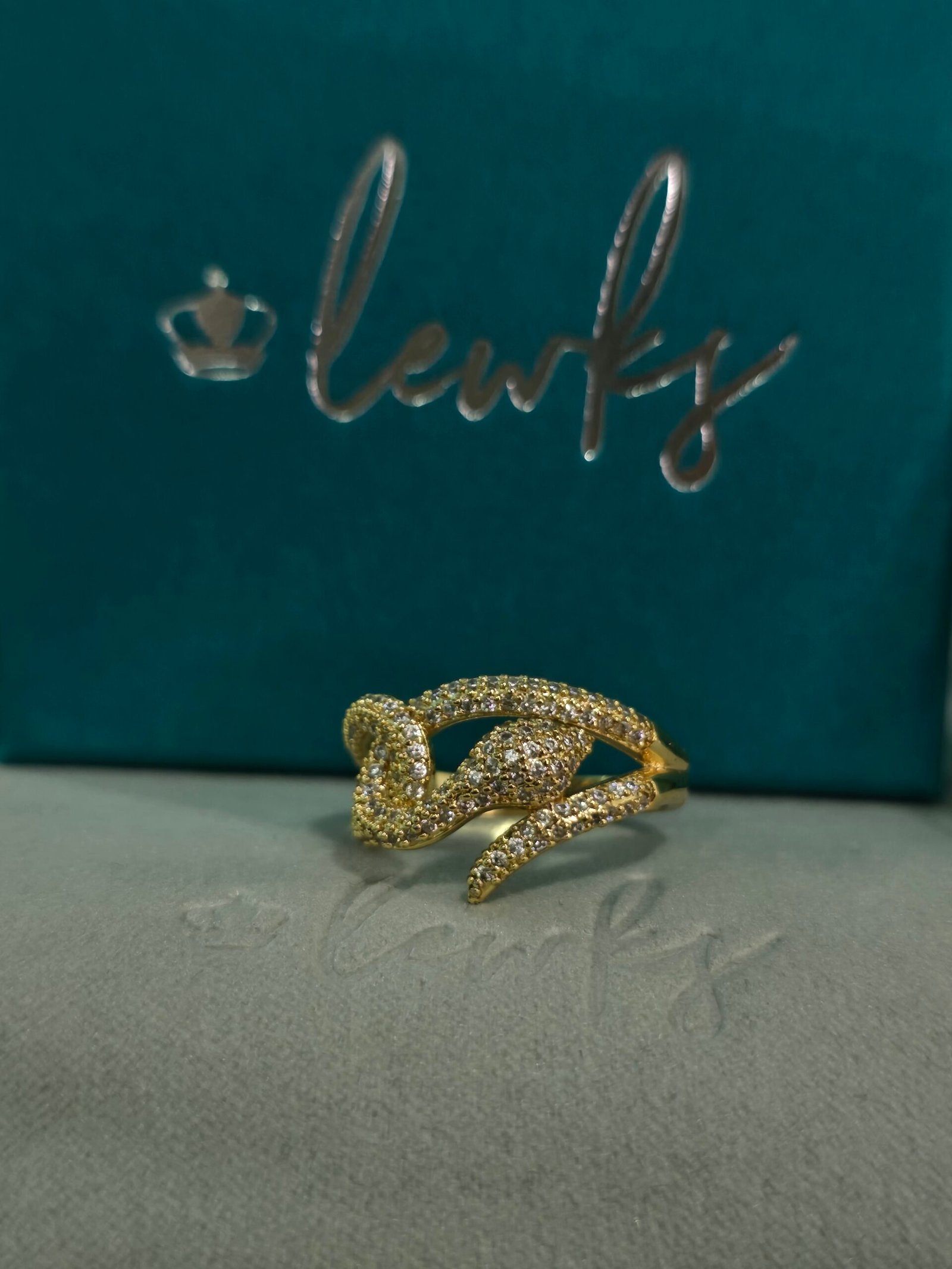 Auryn Auryn - Image 1