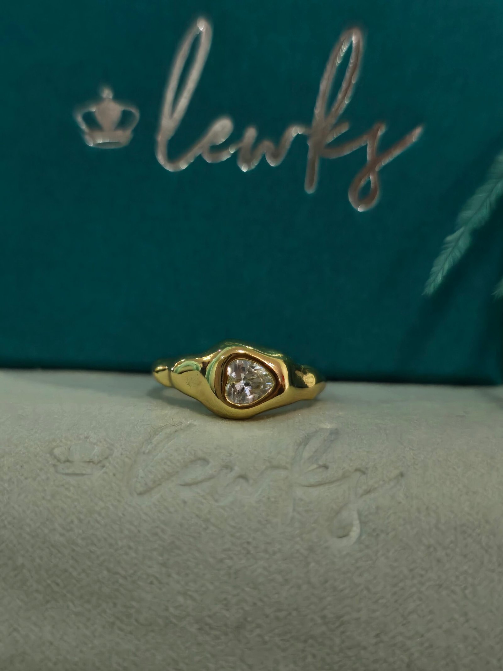 Lulia Lulia - Image 1