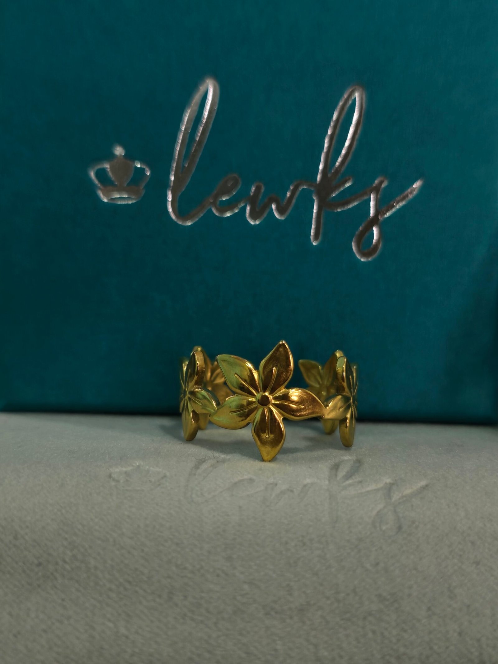 Yvonne Yvonne - Image 1